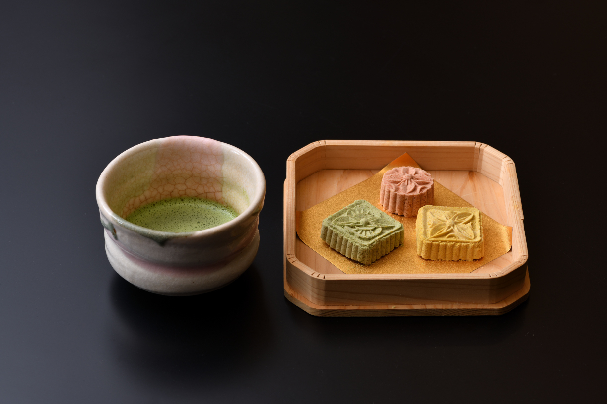 お干菓子「和三盆」づくりとお抹茶体験お干菓子「和三盆」づくりとお抹茶体験