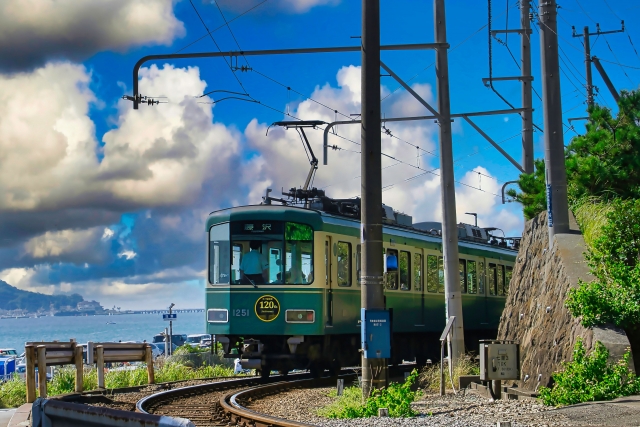 大仏や長谷寺を巡り江ノ電の車窓から湘南の海を望み歴史と自然を満喫する!鎌倉&江ノ電コース