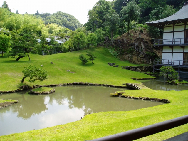 鎌倉の文化財と名園を訪ねる心ほがらか旅!竹寺や建長寺など古都の美を味わう3時間の鎌倉探訪