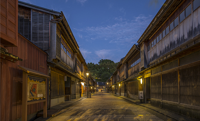 夜景観賞タクシーで卯辰山と金沢城石川門・ひがし茶屋街・尾山神社を制覇！出発時間選択OK！