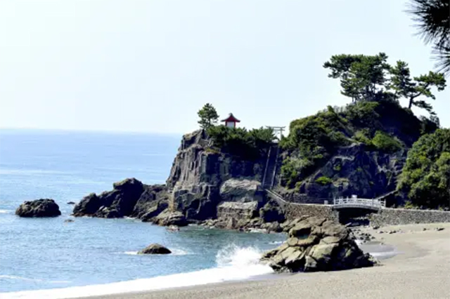 高知市内をちょび観光！桂浜で坂本龍馬像や波打ち際を散策するサクッと２時間コース