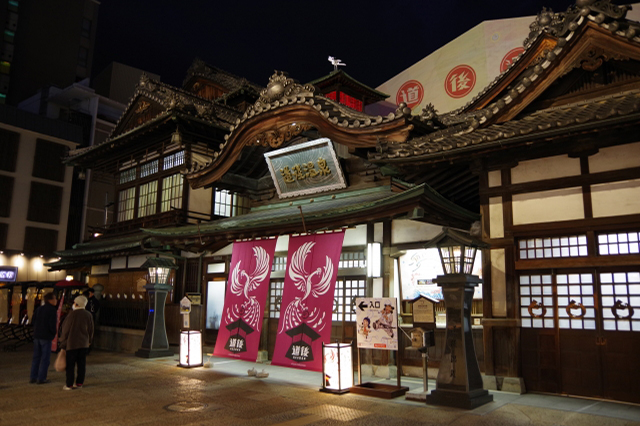 桂浜や高知城の名所を巡り、仁淀川の絶景と最後は愛媛・道後温泉を満喫する贅沢6時間コース！