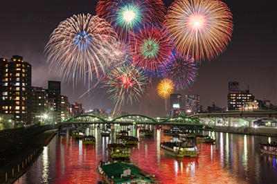 （出船確定！）【北品川乗船】隅田川花火大会‐展望テラス付き屋形船観覧クルーズ★花火特別コース・デザート・おつまみ・飲み放題付き