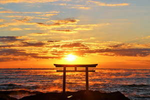 絶景パワースポット・大洗磯前神社の初日の出と太平洋を一望する展望露天風呂で2021年の初湯を堪能しよう！握り寿司の朝食付バスツアー