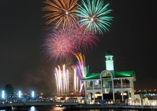【ピア赤レンガ桟橋発着】貸切クルーズ船で楽しむ花火観賞！ 横浜開港祭・花火クルーズ【027027－659】