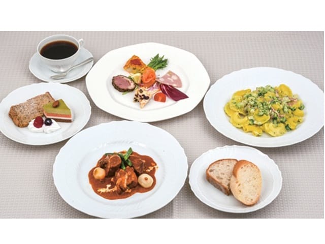 横浜スパークリングトワイライト花火鑑賞