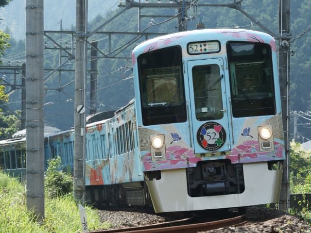 西武 旅するレストラン「52席の至福」乗車＆冬の絶景・氷の芸術！あしがくぼの氷柱と三十槌の氷柱の鑑賞バスツアー【027027-1499】