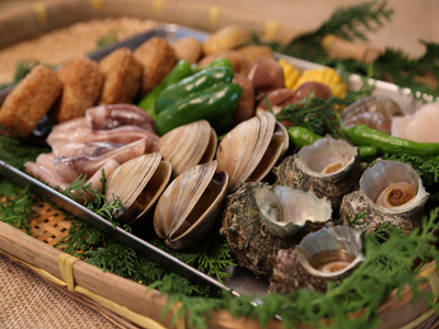 自分で焼ける魚介と野菜の船上BBQクルーズ！