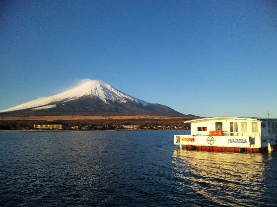 山中湖でワカサギ釣り体験！午前コース【釣りの達人が丁寧に指導】【暖房付きドーム船使用】