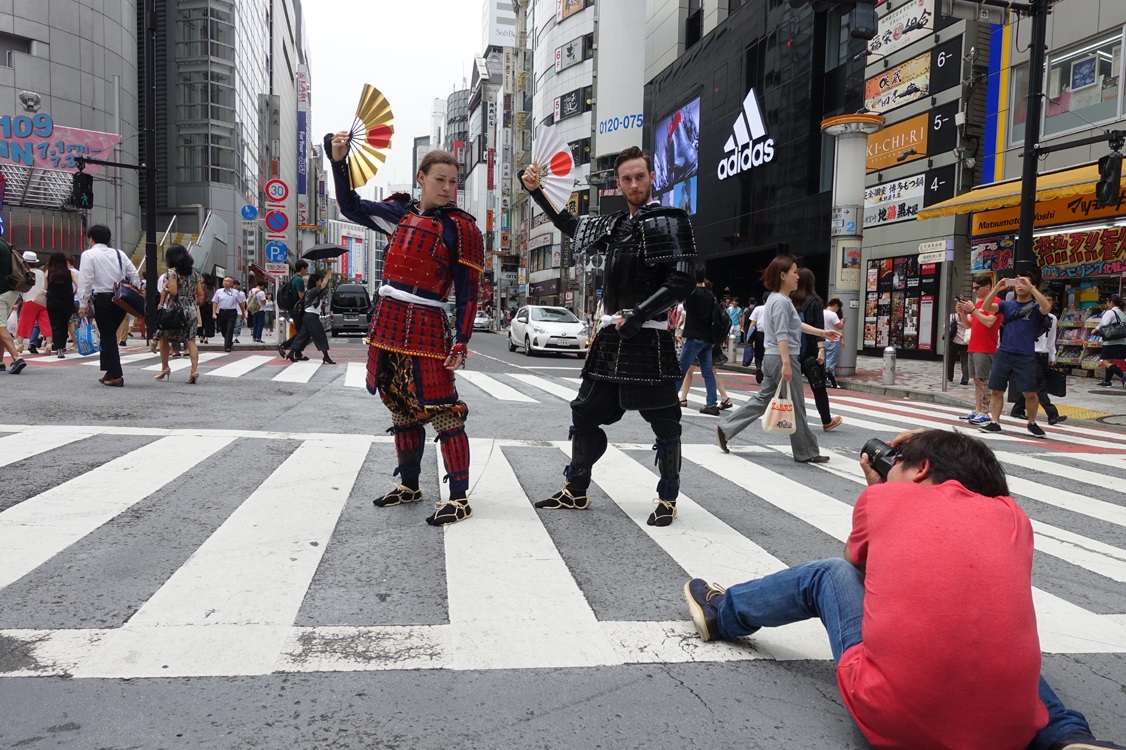 渋谷街中写真撮影コース【超貴重体験！渋谷の街に繰り出しそのまま甲冑撮影】~サムライアーマーフォトスタジオ Samurai Armor Photo Studio~