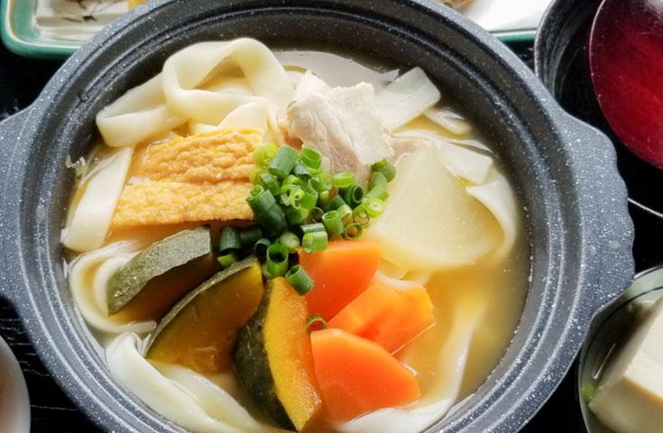 <富士山と忍野八海をめぐり日本最大級のプレミアムアウトレット