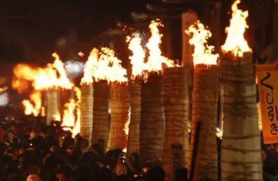【新宿発】吉田の街が燃え上がる！日本三大奇祭「吉田の火祭り」日帰りバスツアー。本場山梨で旬のぶどう狩り＆富士山麓での入浴も！