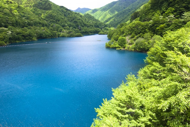 ＜新宿発・西船橋駅発＞ 群馬の秘湯！四万温泉たっぷり滞在19時間 と 神秘の四万ブルー奥四万湖・伊香保・榛名神社