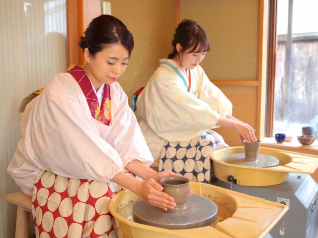 着物で陶芸体験!!《＊着物レンタル+陶芸体験6,050円！＊》京都で大人気の体験のお得なコラボプラン♪※感染症対策実施中※