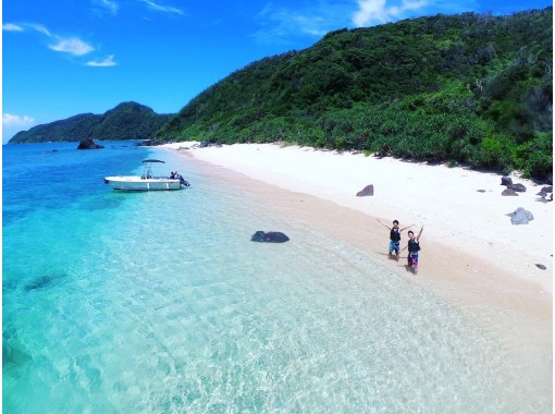 【奄美大島】奄美ブルーの海でボートシュノーケル＆船でしか行けない秘境のビーチ上陸ツアー