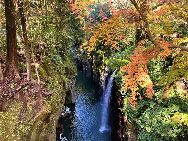 ＜博多発着＞阿蘇火口・上色見熊野座神社・高千穂峡日帰りツアー