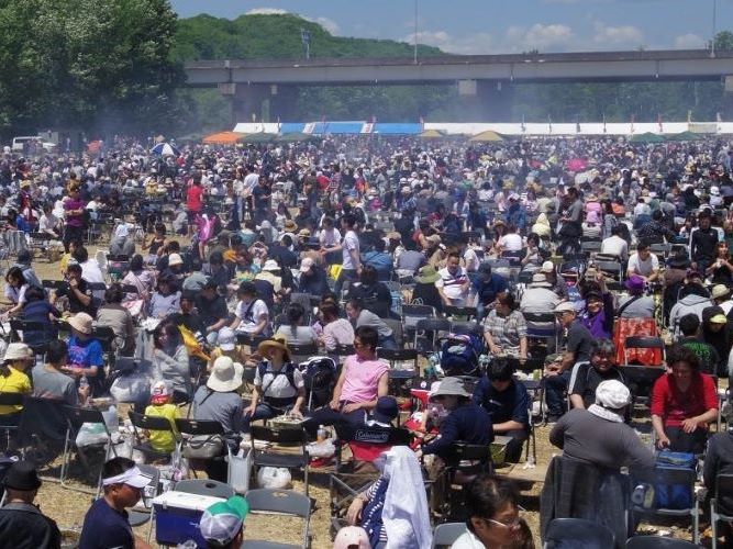 ＜北海道リゾートライナー＞白老牛肉まつり日帰りバスツアー ～BBQや牛の丸焼きなど白老牛＆ブランド牛をおもいっきり堪能！～