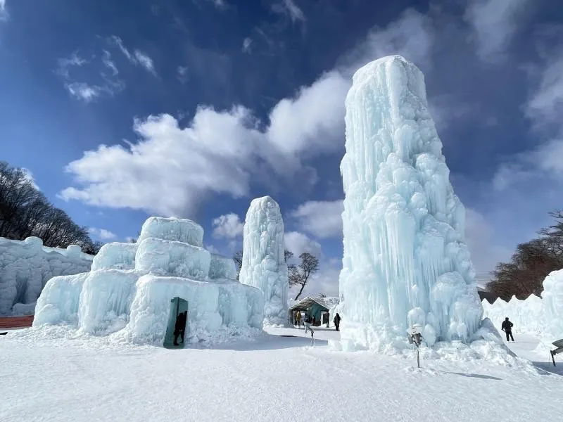 冬の絶景！氷の美術館「支笏湖氷濤まつり」とドレモルタオで愉しむ冬のひととき