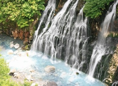 流氷を砕きながら進む姿は圧巻！流氷砕氷船『ガリンコ号III･IMERU』サンセットクルーズ＆旭山動物園で冬の癒し体験を♪