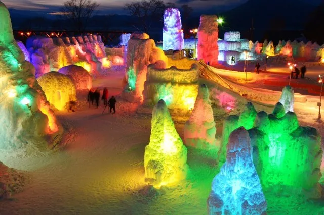 夕刻の支笏湖氷濤まつりを見学の期間限定コース！