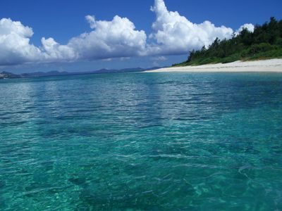 美麗白砂濱的湛藍水納島☆超值的當日來回海水浴方案