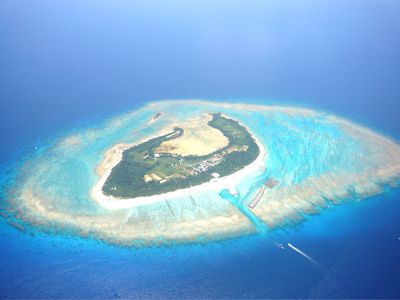 クロワッサンアイランドと呼ばれる水納島