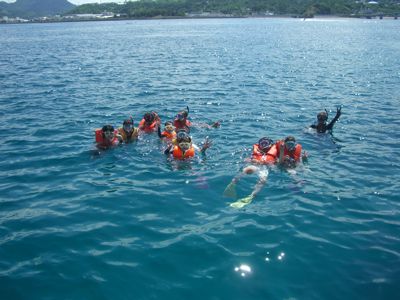 【美しく、白い砂浜でコバルトブルーの水納島☆お得な日帰り海水浴＆シュノーケルプラン】