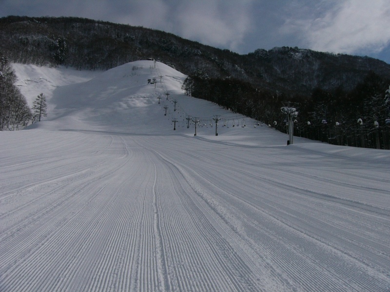 朝発・往復スキーバス現地1泊プラン　≪北志賀小丸山スキー場／北志賀ｸﾞﾗﾝﾄﾞﾎﾃﾙ本館≫★リフト券2日券付