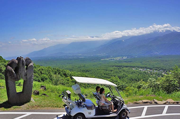 【H6062】天空の遊覧カートで絶景を！富士見高原花の里と山梨フルーツ狩り