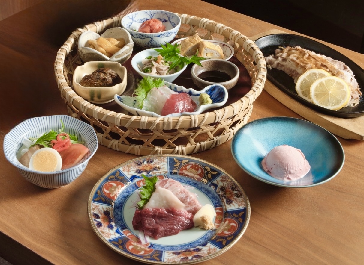  
                              【大阪・関西万博チケット付】水都大阪アクアライナークルーズ～九州の旬を食で愉しむ「博多廊」にてランチ～