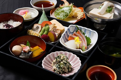 紅葉のしょうざんリゾート京都で食す京料理と源光庵・常照寺
