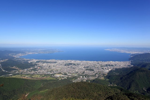 【大分】貸切観光タクシー《湯布院発/別府着》 絶景の鶴見岳「別府ロープウェイ」と別府地獄2か所めぐり