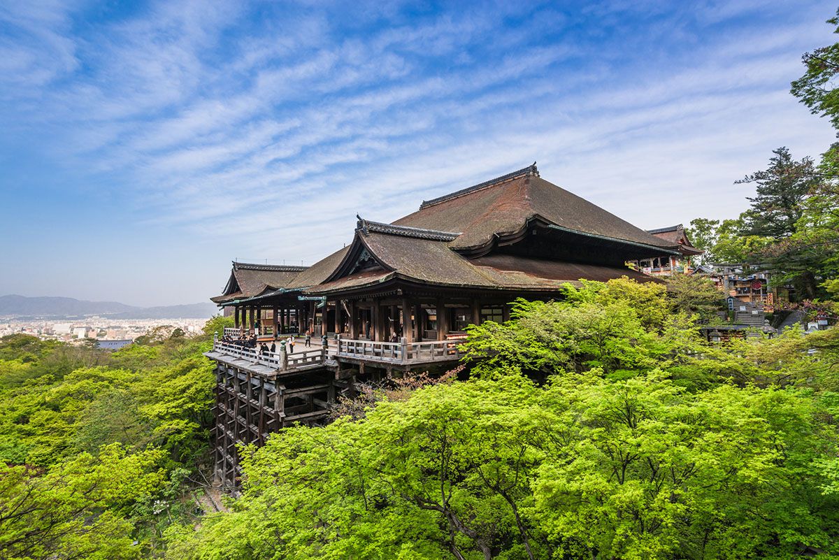 Enjoy Kyoto Sagano Romantic Train and Arashiyama ・ Kiyomizudera ・ Fushimi Inari Taisha.