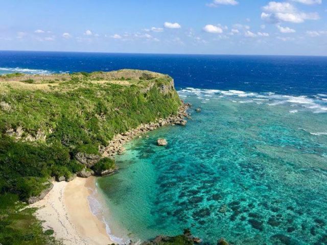 絶景！宮城島のパワースポット果報バンタ＆ぬちの浜上陸カヤックツアー！