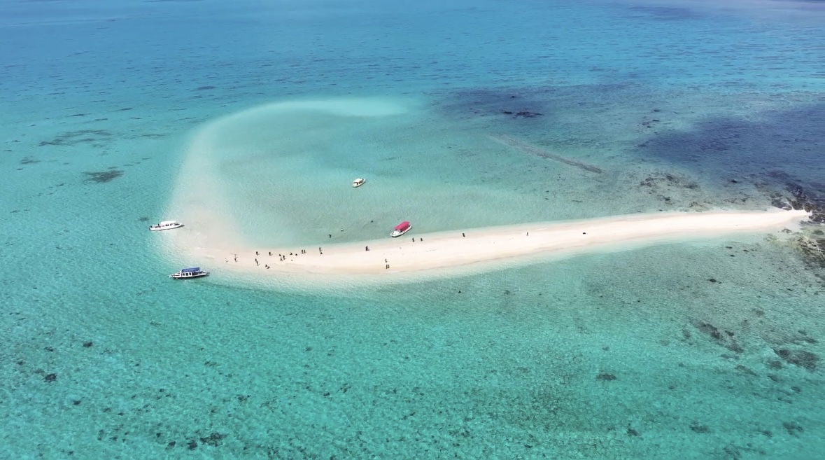 石垣島【船で行く・3歳から参加OK】幻の島上陸＆シュノーケリングツアー（半日）