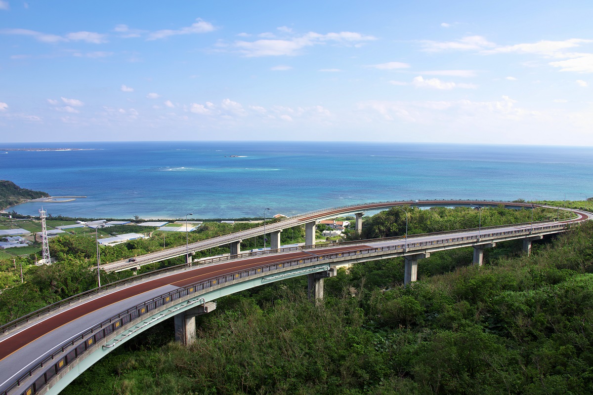 ニライカナイ橋～斎場御嶽・絶景ランチと奥武島グラスボートでおきなわワールドコース＜Dコース＞