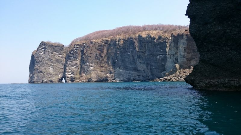ボートに乗るかラフトに乗るか！？小樽で青の洞窟体験クルージング！