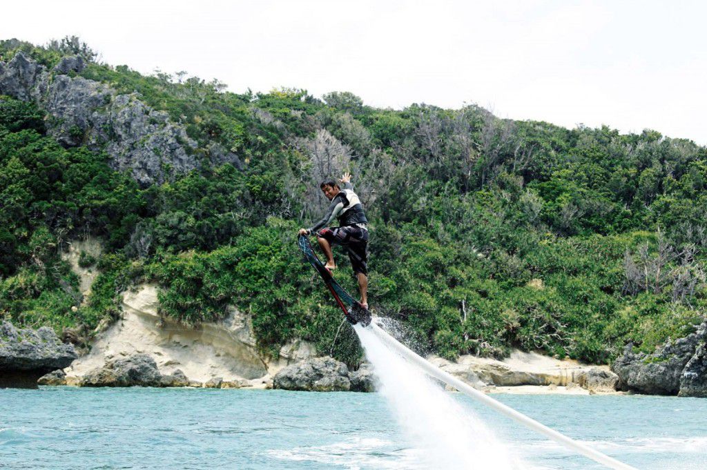 水圧で空飛ぶボード ホバーボード Hoverboard 浜比嘉島 旅プラスワン 水圧で空飛ぶボード ホバーボード Hoverboard 浜比嘉島 旅プラスワン