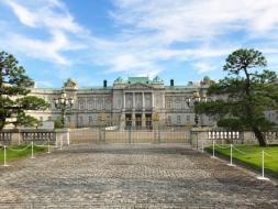 華麗なる国宝「迎賓館赤坂離宮」本館内部ガイド付見学＆ホテルニューオータニ「ガンシップ」の洋食ランチ