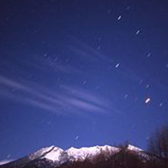 森林、星空下漫步和雪中露天溫泉